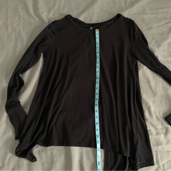 GAP Breathe Fit black open back tie top - Picture 5 of 7